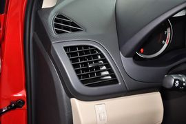 2014款现代瑞纳三厢1.4L自动领先型GLX