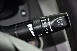 2014款现代瑞纳三厢1.4L自动领先型GLX