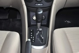 2014款现代瑞纳三厢1.4L自动领先型GLX