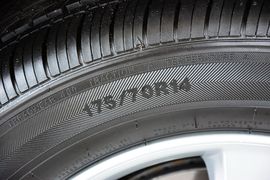 2014款现代瑞纳三厢1.4L自动领先型GLX