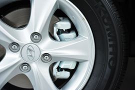 2014款现代瑞纳三厢1.4L自动领先型GLX