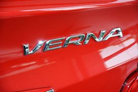 2014款现代瑞纳三厢1.4L自动领先型GLX