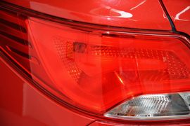 2014款现代瑞纳三厢1.4L自动领先型GLX