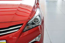 2014款现代瑞纳三厢1.4L自动领先型GLX