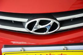 2014款现代瑞纳三厢1.4L自动领先型GLX