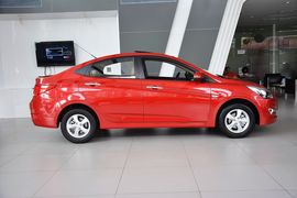 2014款现代瑞纳三厢1.4L自动领先型GLX