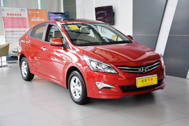 2014款现代瑞纳三厢1.4L自动领先型GLX