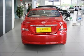 2014款现代瑞纳三厢1.4L自动领先型GLX