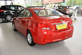 2014款现代瑞纳三厢1.4L自动领先型GLX