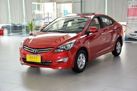 2014款现代瑞纳三厢1.4L自动领先型GLX