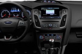 2015款福特福克斯ST