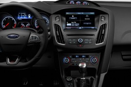 2015款福特福克斯ST