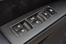 2014款双龙爱腾2.0T四驱自动豪华柴油版