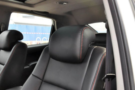 2014款双龙爱腾2.0T四驱自动豪华柴油版