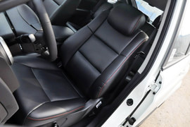 2014款双龙爱腾2.0T四驱自动豪华柴油版