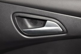 2012款福特福克斯两厢1.6L手自一体风尚型