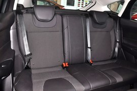2012款福特福克斯两厢1.6L手自一体风尚型