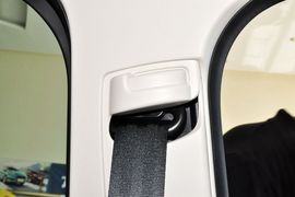 2012款福特福克斯两厢1.6L手自一体风尚型