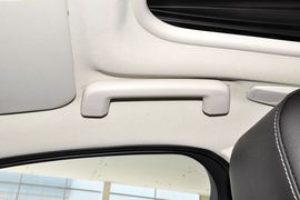2012款福特福克斯两厢1.6L手自一体风尚型