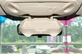 2012款福特福克斯两厢1.6L手自一体风尚型