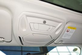 2012款福特福克斯两厢1.6L手自一体风尚型