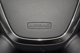2012款福特福克斯两厢1.6L手自一体风尚型