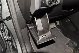 2012款福特福克斯两厢1.6L手自一体风尚型