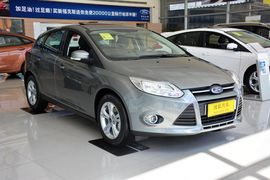 2012款福特福克斯两厢1.6L手自一体风尚型