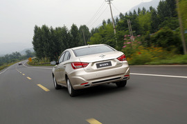 海马福美来M5南京自由试驾体验