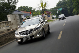 海马福美来M5南京自由试驾体验