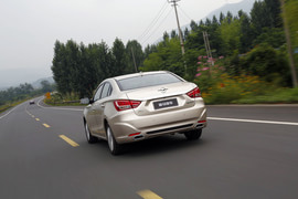 海马福美来M5南京自由试驾体验