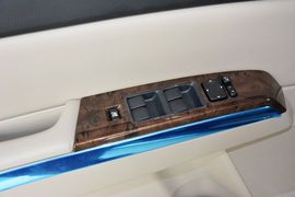 2013款马自达8