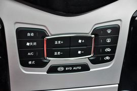 2014款比亚迪速锐1.5TI手动尊贵型