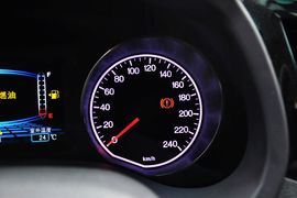 2014款比亚迪速锐1.5TI手动尊贵型
