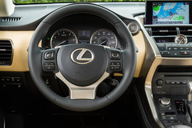 2015款雷克萨斯NX