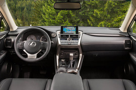 2015款雷克萨斯NX