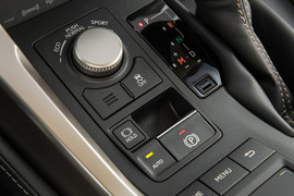 2015款雷克萨斯NX