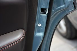 2014款Jeep自由光3.2L高性能版