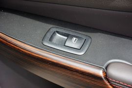 2014款Jeep自由光3.2L高性能版