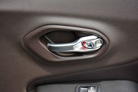 2014款Jeep自由光3.2L高性能版