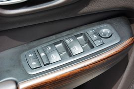 2014款Jeep自由光3.2L高性能版