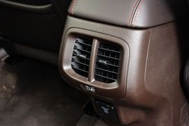 2014款Jeep自由光3.2L高性能版