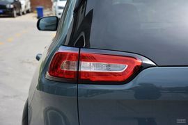 2014款Jeep自由光3.2L高性能版