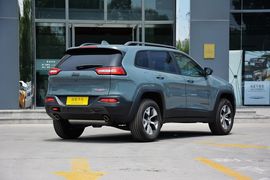 2014款Jeep自由光3.2L高性能版