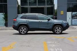 2014款Jeep自由光3.2L高性能版