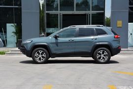 2014款Jeep自由光3.2L高性能版