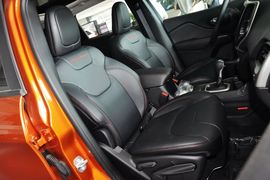 2014款Jeep自由光3.2L高性能版