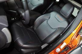 2014款Jeep自由光3.2L高性能版