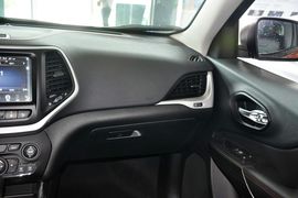 2014款Jeep自由光3.2L高性能版