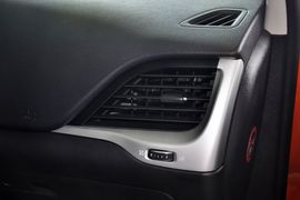 2014款Jeep自由光3.2L高性能版